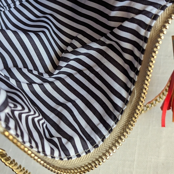 Weekend [Love] Crossbody Bag Love & Lipstick Makeup Clutch Tan Black & Red - Picture 3 of 10